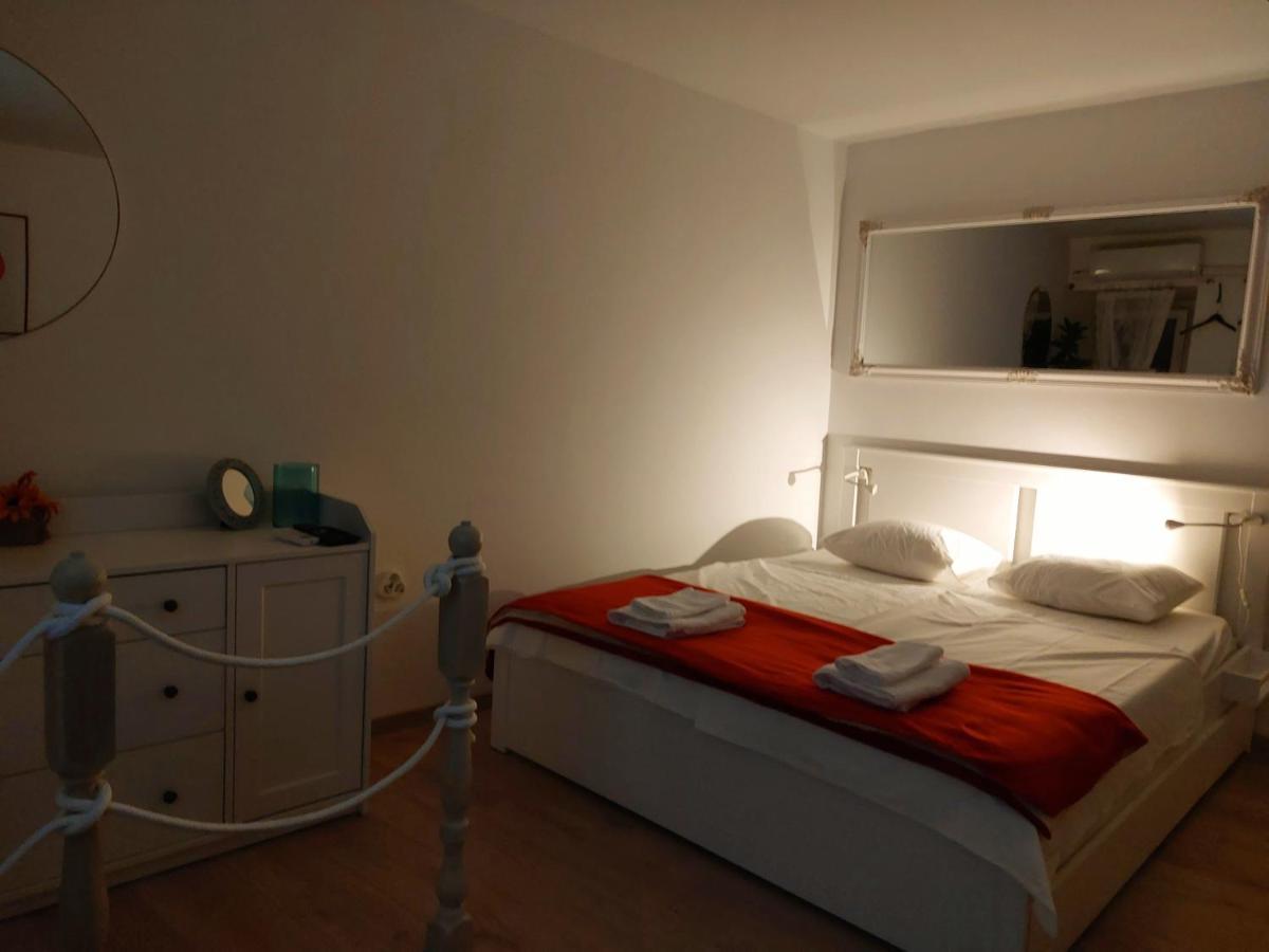 Sha La La - Charming, Unique Studio In A Historic Building Next To A Castle, Wifi, Smart Tv, Washer-Dryer Bakar Eksteriør billede