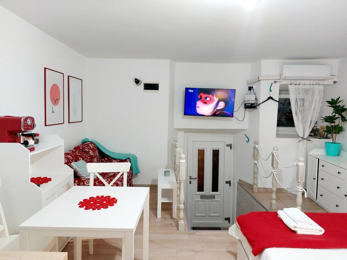 Sha La La - Charming, Unique Studio In A Historic Building Next To A Castle, Wifi, Smart Tv, Washer-Dryer Bakar Eksteriør billede