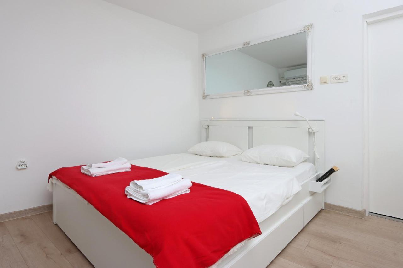Sha La La - Charming, Unique Studio In A Historic Building Next To A Castle, Wifi, Smart Tv, Washer-Dryer Bakar Eksteriør billede